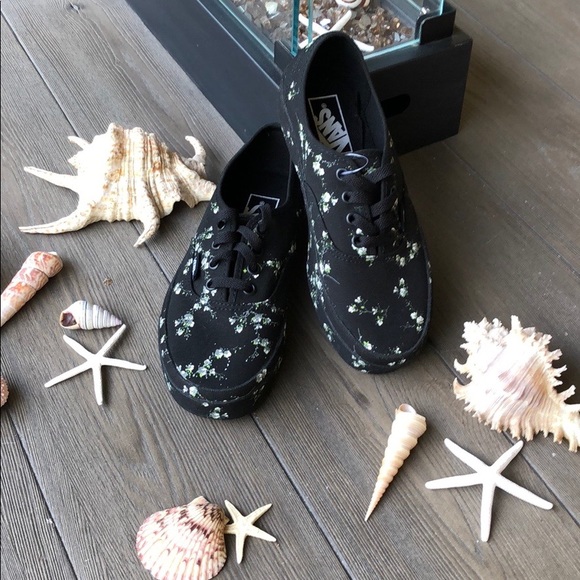 🍋VANS MIDNIGHT FLORAL🍋 - Picture 5 of 8